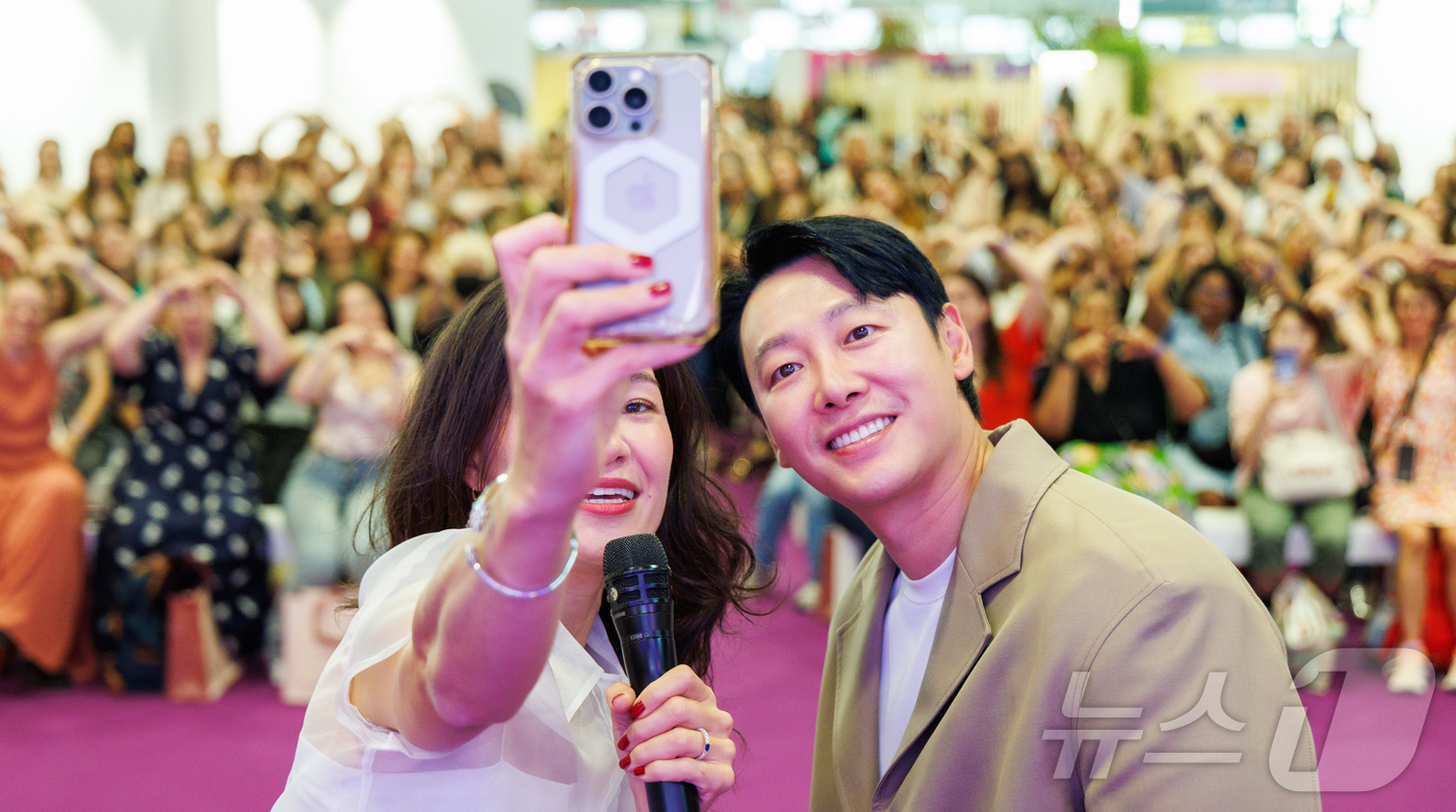 (파리=뉴스1) 이준성 기자 = '2025 코리아 엑스포 파리(Korea Expo Paris 2025)' 개막일인 13일(현지시간), 박람회가 열리고 있는 프랑스 파리 '포르트 드 …