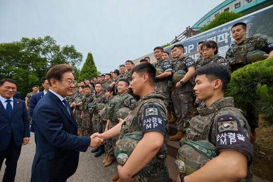 李대통령 "정치의 사명은 국민 안전과 평화…든든한 울타리 되겠다"