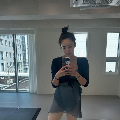 '출산 두 달' 손담비, 벌써 몸매 관리…발레복 입고 늘씬