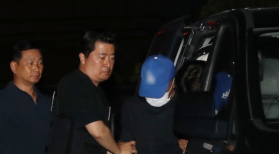 대구성서경찰서 도착한 '신변보호 여성' 살해 피의자