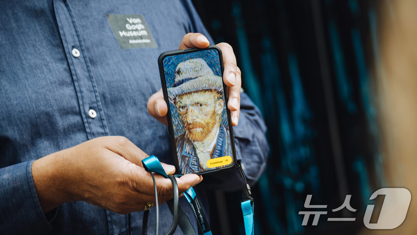 (서울=뉴스1) = 삼성전자는 네덜란드 암스테르담에 위치한 반고흐 미술관과 3년간의 파트너십을 체결하고, 모바일 혁신 기술을 통해 예술 관람 경험을 향상시킬 예정이라고 15일 밝혔 …