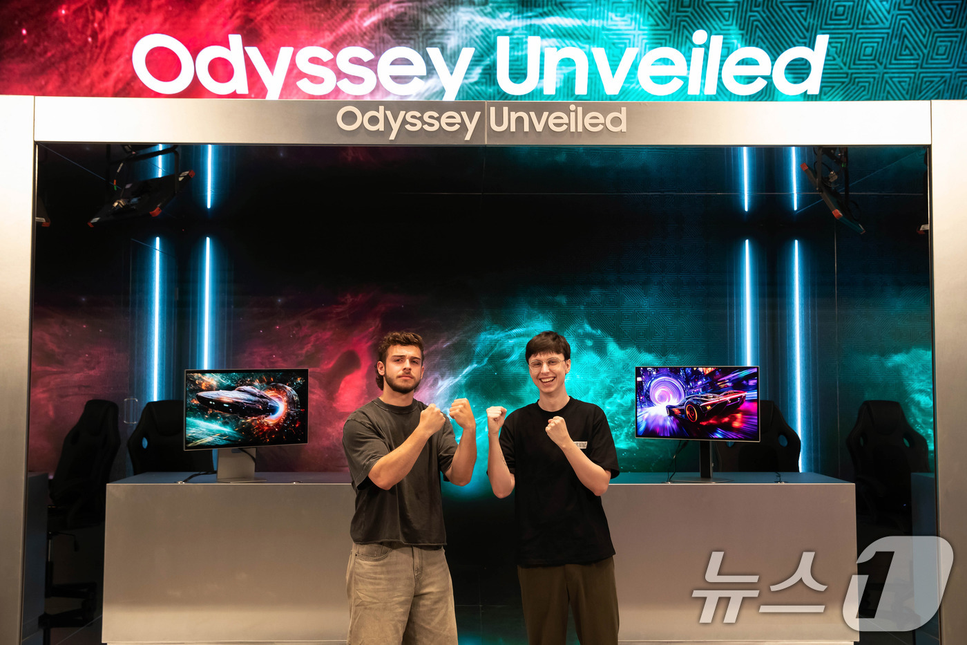 (서울=뉴스1) = 삼성전자가 13일(현지시간) 영국 런던에 위치한 삼성전자 브랜드 체험관 '삼성 킹스크로스(Samsung KX)'에서 오디세이 게이밍 모니터 팬들과 함께하는 '오 …