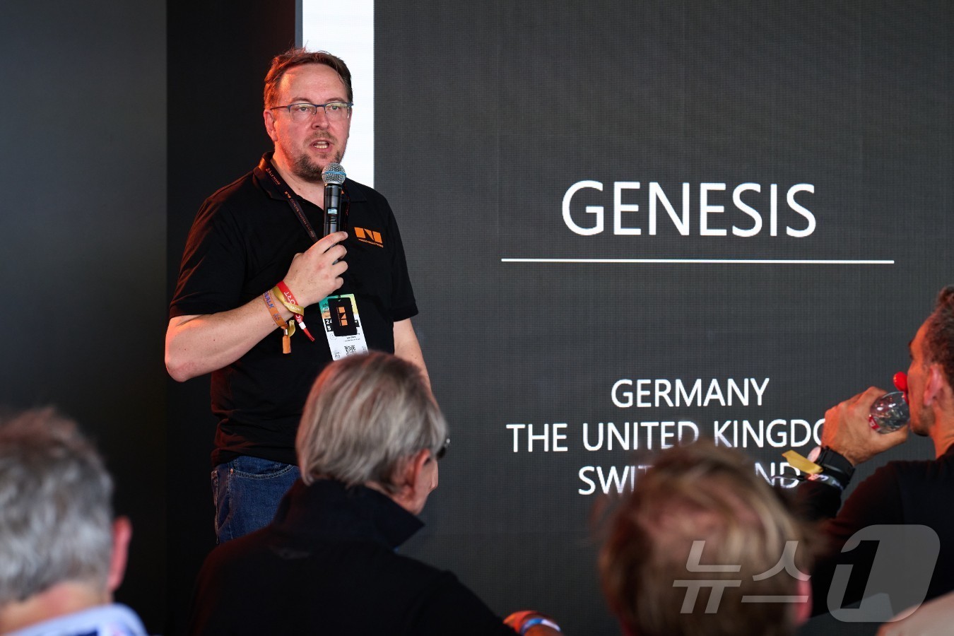 (서울=뉴스1) = 제네시스가 지난 13일(현지시간) 프랑스 르망에서 열린 르망 24시에서 프랑스·스페인·이탈리아·네덜란드 럭셔리 자동차 시장에 진출한다고 발표했다고 15일 밝혔다 …