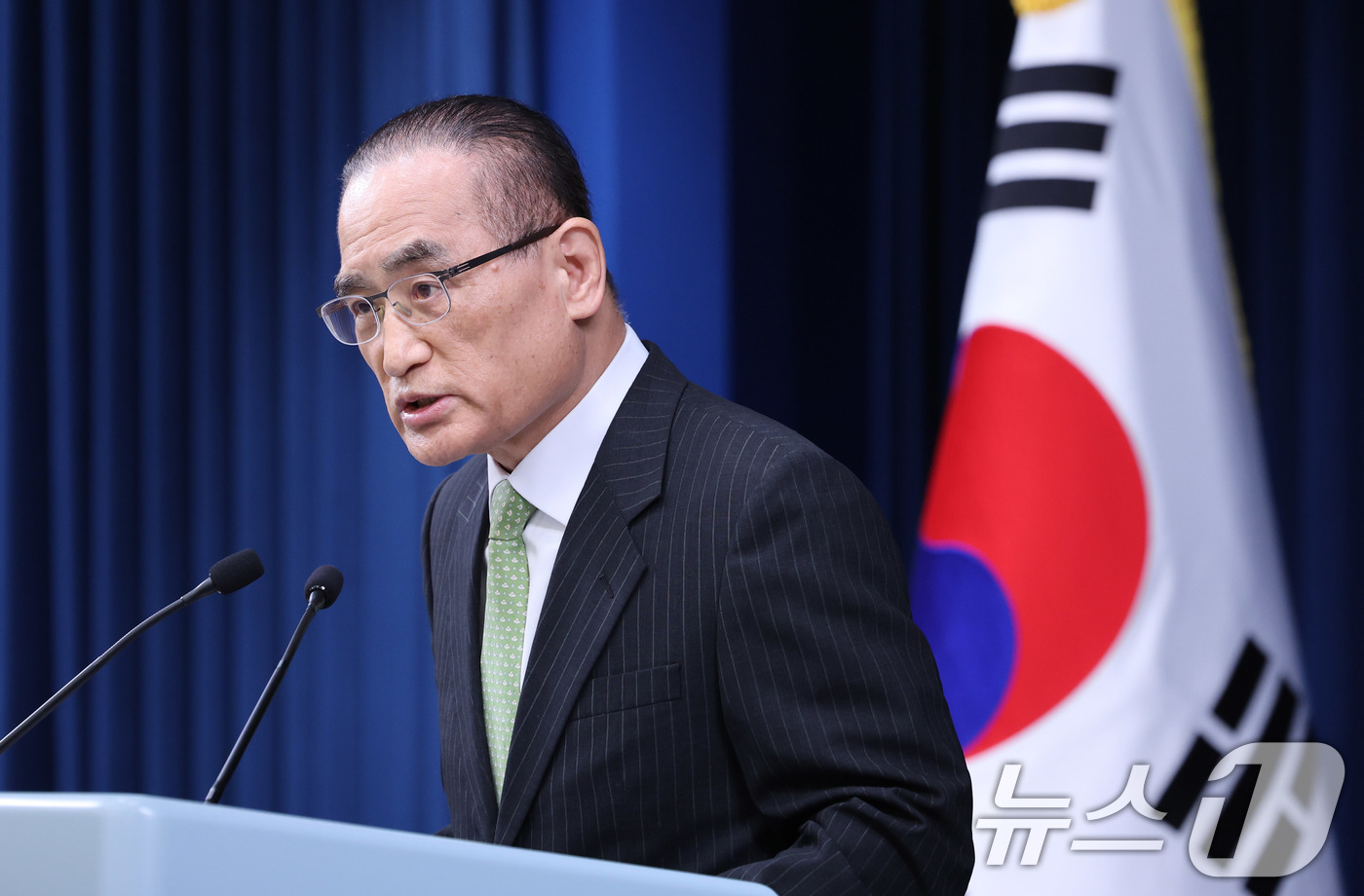 (서울=뉴스1) 박지혜 기자 = 위성락 국가안보실장이 15일 서울 용산구 대통령실 청사에서 G7 정상 외교 관련 브리핑을 하고 있다. 2025.6.15/뉴스1