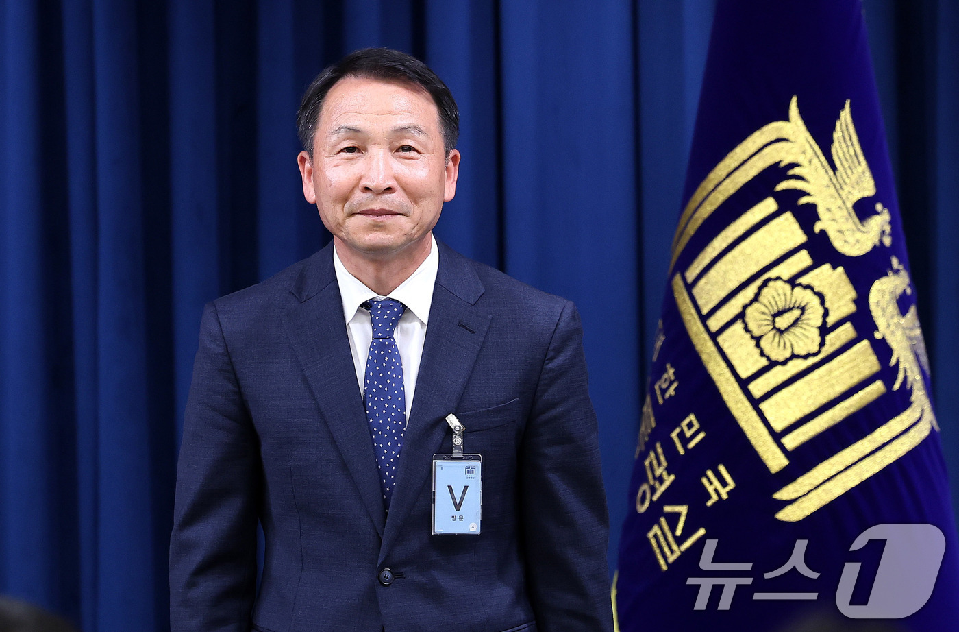 (서울=뉴스1) 박지혜 기자 = 15일 서울 용산구 대통령실 청사에서 열린 인선 관련 브리핑에서 국가안보실 1차장에 임명된 김현종 전 국방개혁비서관이 참석하고 있다. 2025.6. …