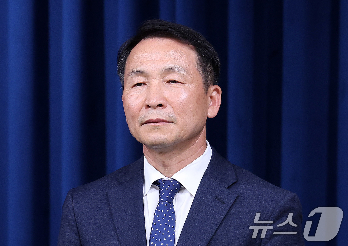 (서울=뉴스1) 박지혜 기자 = 15일 서울 용산구 대통령실 청사에서 열린 인선 관련 브리핑에서 국가안보실 1차장에 임명된 김현종 전 국방개혁비서관이 참석하고 있다. 2025.6. …