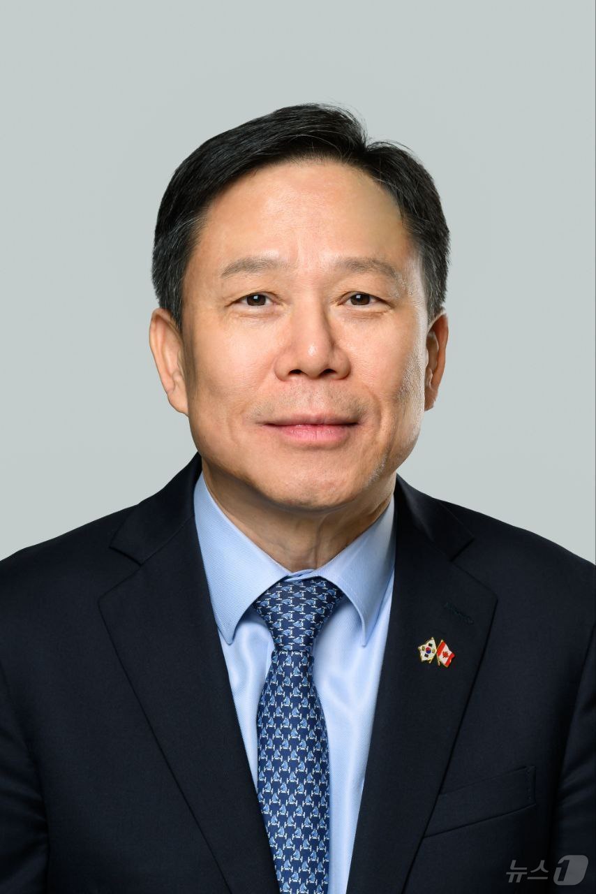 (서울=뉴스1)  박지혜 기자 = 이재명 대통령은 15일 국가안보실 2차장에 임웅순 주캐나다 대사를 임명했다. (대통령실 제공. 재판매 및 DB 금지) 2025.6.15/뉴스1