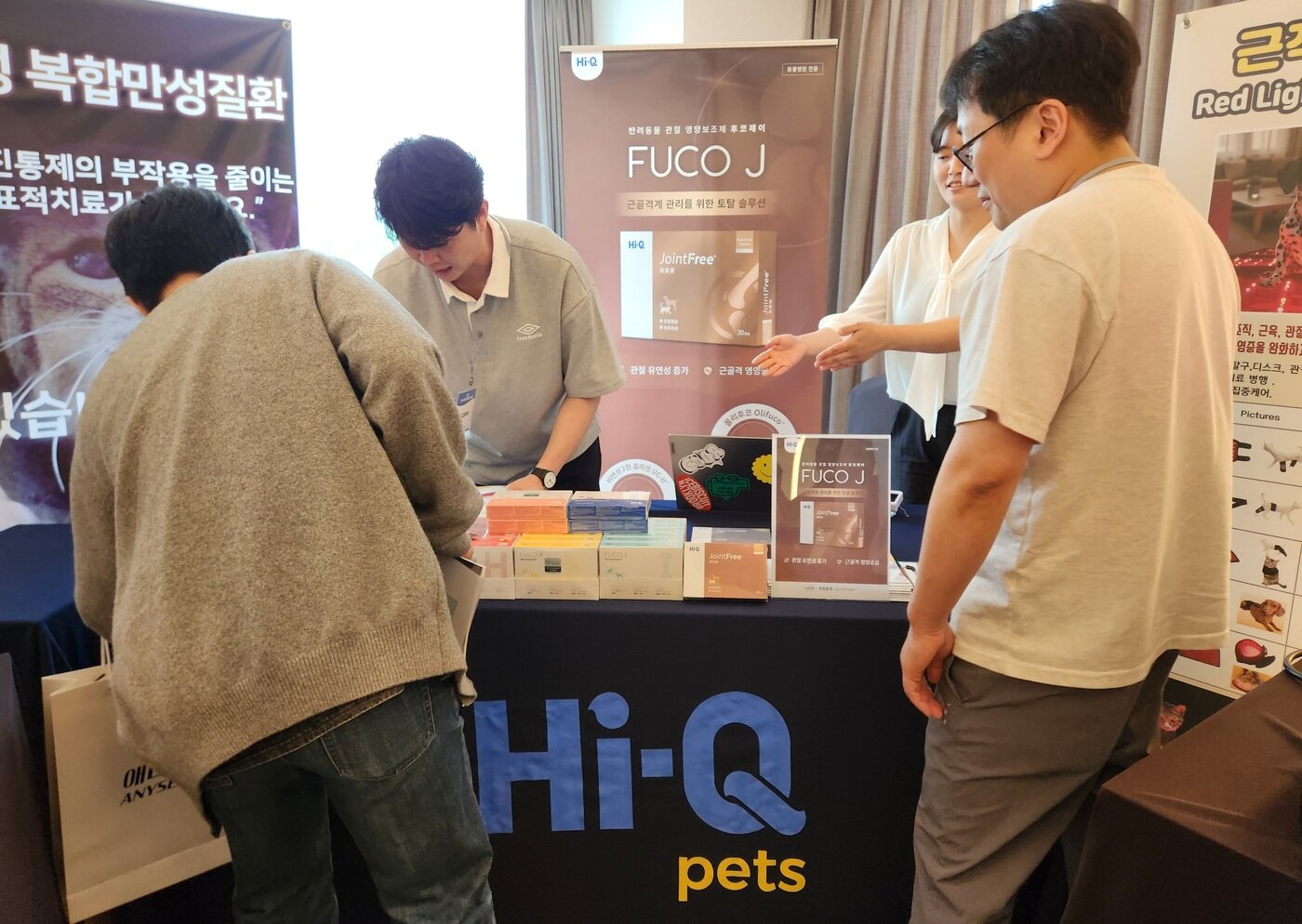 본문 이미지 - 신교무역은 골관절염 진행 억제에 도움을 주는 대만 하이큐사의 근골격계 질환 영양제 &#39;후코 제이&#39;를 선보였다. ⓒ 뉴스1 한송아 기자