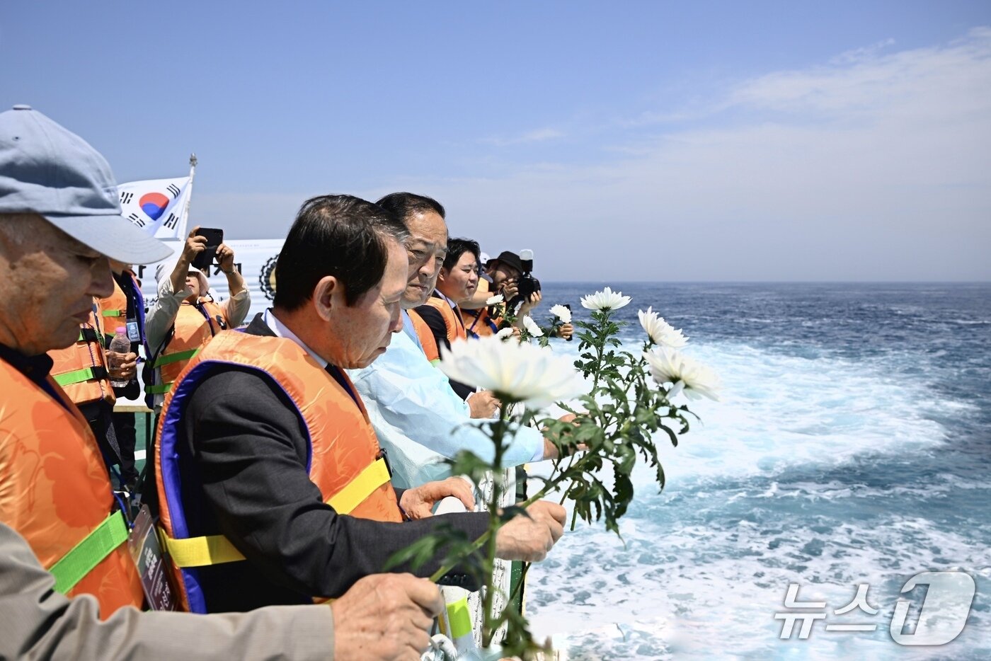 본문 이미지 - 제10회 실향민문화축제가 13~15일 강원 속초시 조양동 엑스포 잔디광장 일원에서 열렸다. 이번 축제에는 7만2000여명이 방문한 것으로 집계됐다.&#40;속초시 제공. 재판매 및 DB금지&#41;/뉴스1