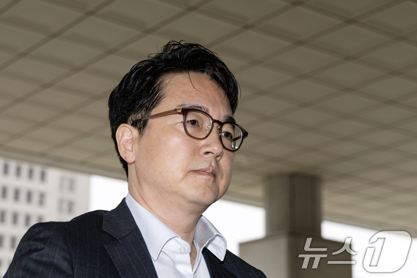 (서울=뉴스1) 이승배 기자 = 심우정 검찰총장이 16일 오전 서울 서초구 대검찰청으로 출근하고 있다. 2025.6.16/뉴스1