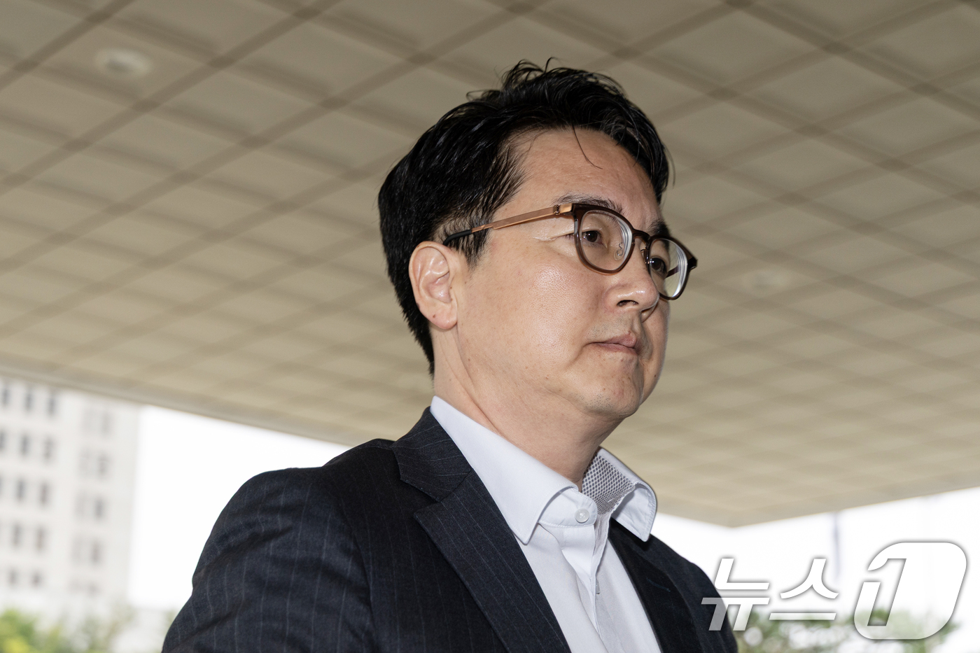 (서울=뉴스1) 이승배 기자 = 심우정 검찰총장이 16일 오전 서울 서초구 대검찰청으로 출근하고 있다. 2025.6.16/뉴스1