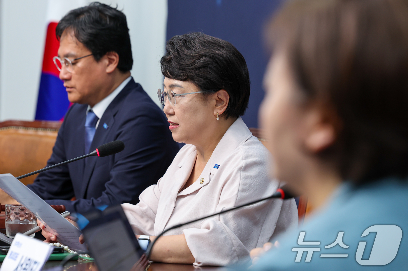(서울=뉴스1) 안은나 기자 = 김선민 조국혁신당 대표 권한대행이 16일 오전 서울 여의도 국회에서 열린 최고위원회의에 참석해 모두 발언하고 있다. 2025.6.16/뉴스1