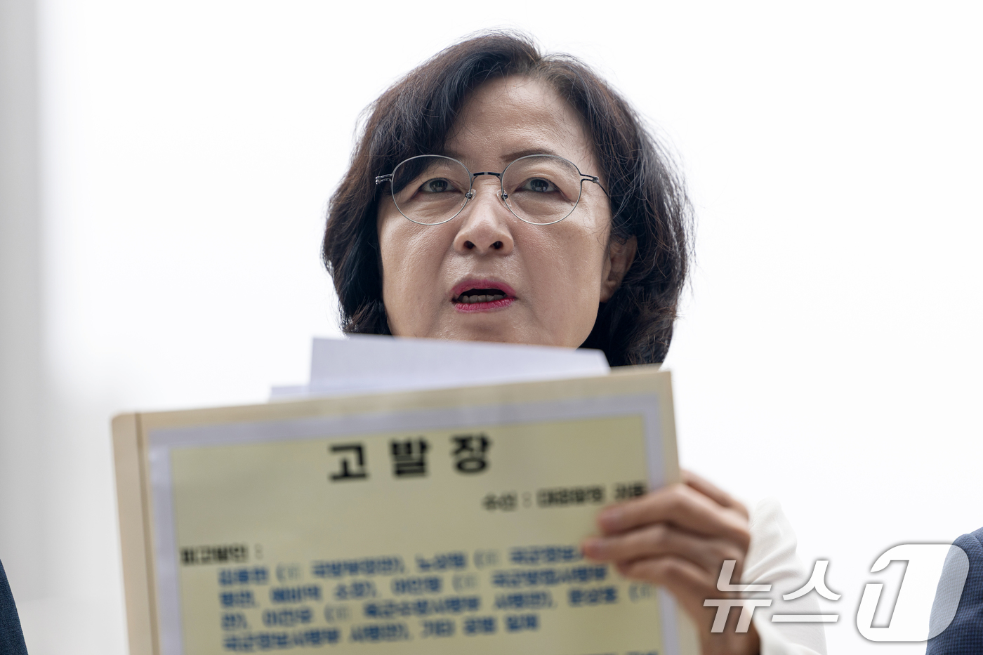 (서울=뉴스1) 이승배 기자 = 추미애 더불어민주당 내란진상조사단장이 16일 오전 서울 서초구 대검찰청에서 김용현 전 국방부 장관, 여인형 전 국군방첩사령관, 이진우 전 육군 수도 …