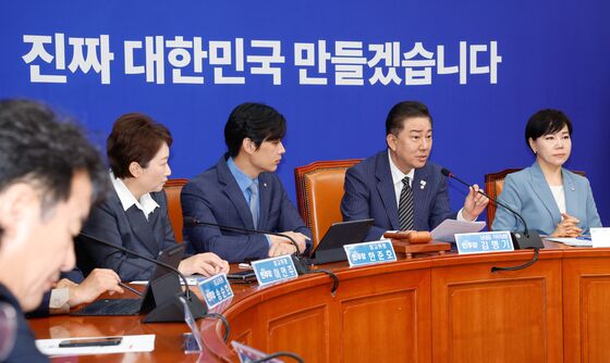 민주 "내란우두머리 김용현 보석, 참으로 개탄…국민은 의문"
