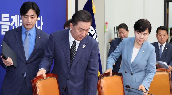 첫 최고위 입장하는 김병기 직무대행