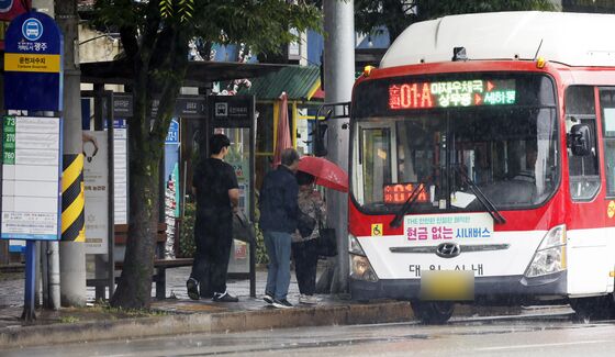 '노동청장 주재' 광주 시내버스 파업 협상도 결렬…장기화(종합)
