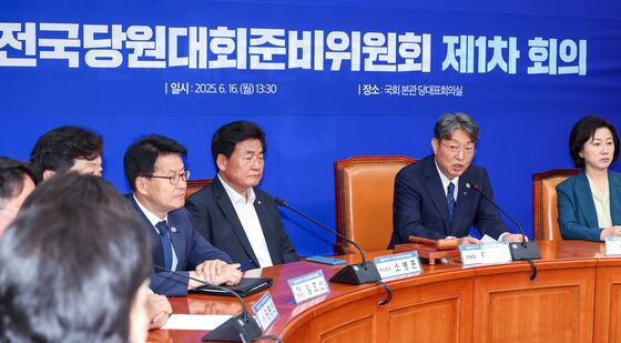 발언하는 이춘석 준비위원장