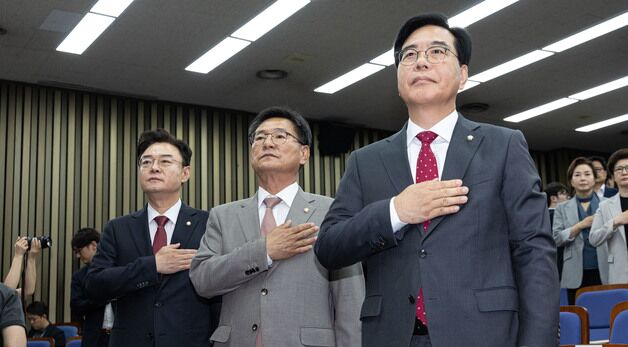 원내대표 선출 의원총회 참석한 송언석·이헌승·김성원