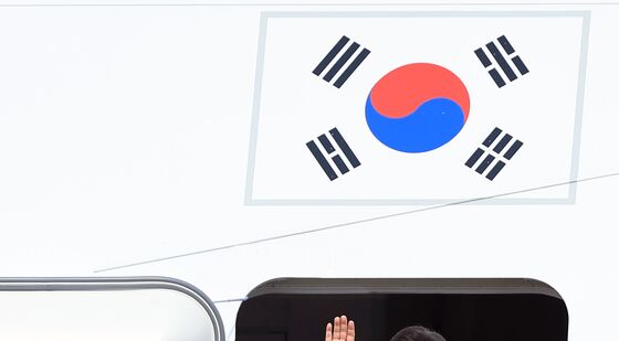 출국 인사하는 이재명 대통령 내외