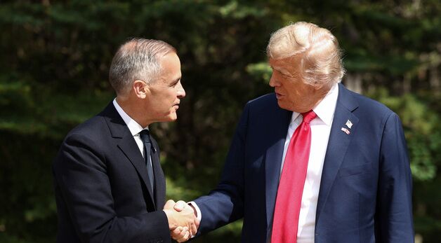 [포토]G7 정상회의 공식 환영행사에서 악수하는 美·加 정상