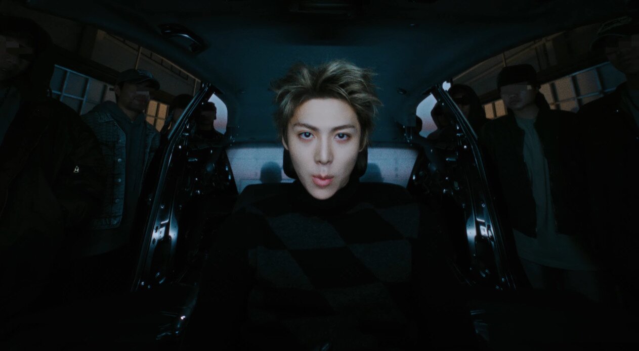 본문 이미지 - 올데이 프로젝트 우찬('페이머스' 뮤직비디오 영상 갈무리)