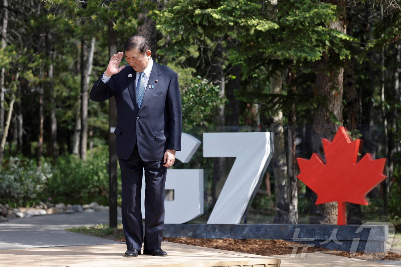 (캐내내스키스 AFP=뉴스1) 정지윤 기자 = 이시바 시게루 일본 총리가 주요 7개국(G7) 정상회의 참석 차 16일(현지시간) 캐나다 앨버타주 캐내내스키스를 방문하고 있다. 20 …