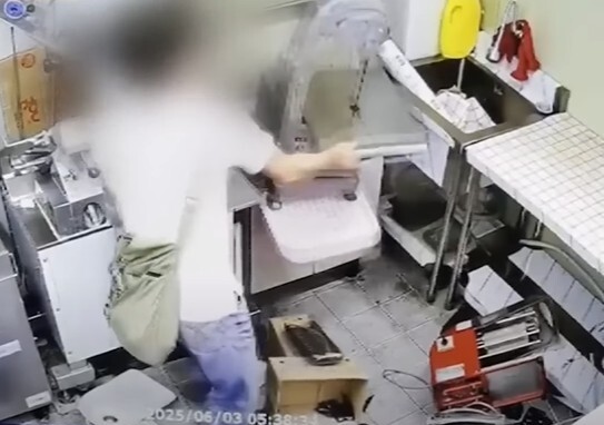 근무 첫날 "5만원 가불해줘"…깜빡했더니 정육점 1500만원어치 박살 [영상]