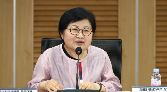 여가부 확대 개편 토론회서 발언하는 정현백 전 장관