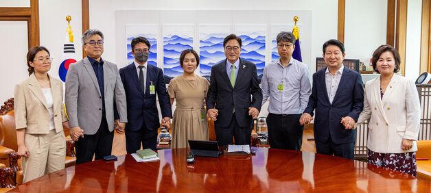12·29 제주항공 여객기 참사 유가족 만난 우원식 의장