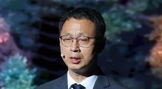 성과설명하는 황인호 국립부여문화유산연구소장