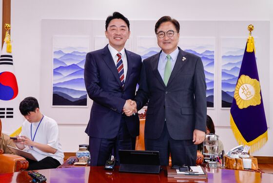 우원식, 강훈식 만나 "경제 살리기 무엇보다 중요…잘 협력하자"