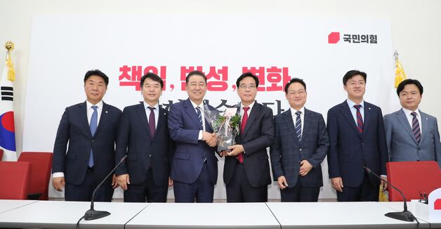민주, 22일 李-여야 오찬 회동…"정치 복원 의지 뒷받침할 것"