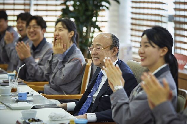 김승연 한화그룹 회장 올해 첫 현장경영…대산 석화공장 방문