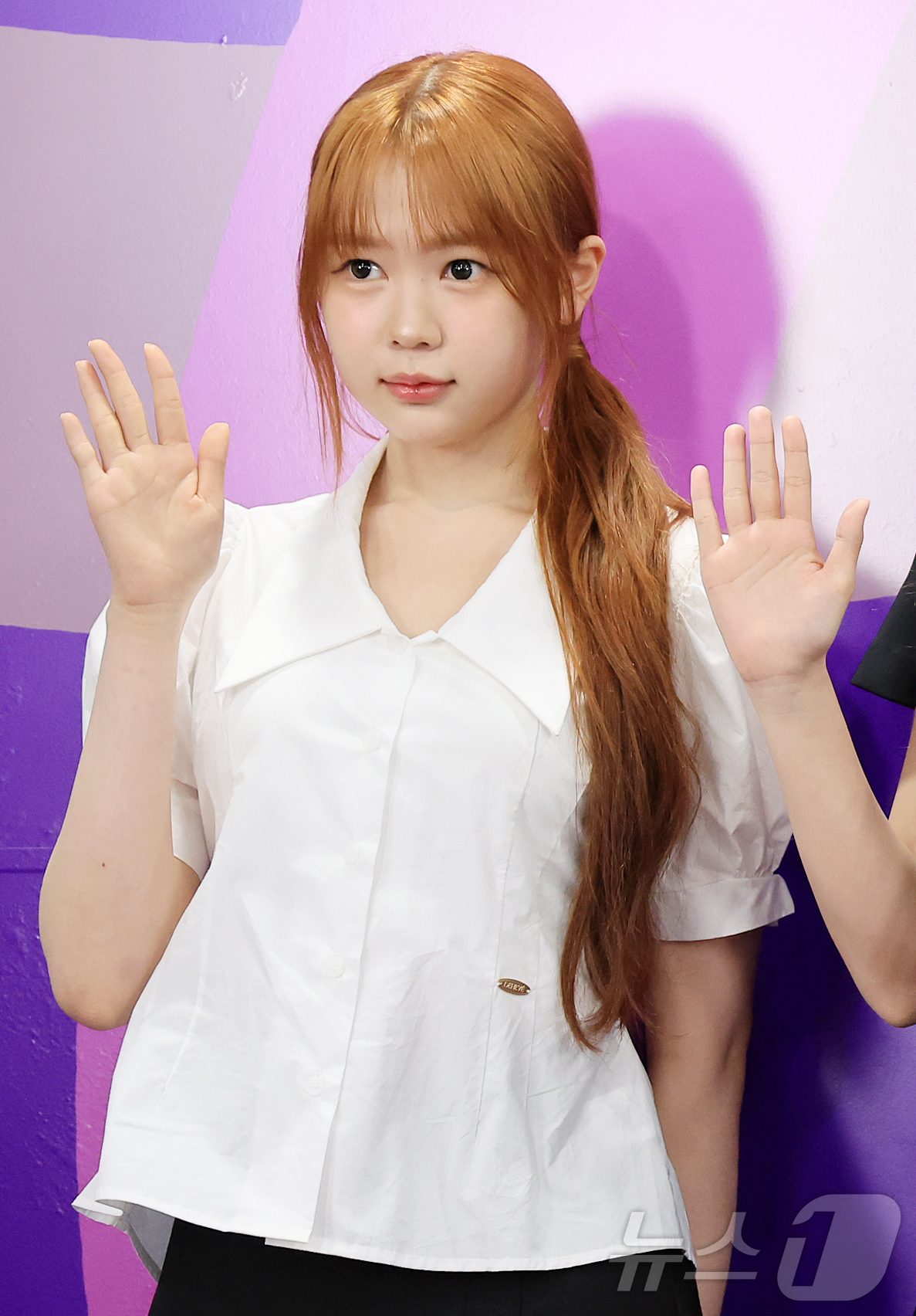 (서울=뉴스1) 김진환 기자 = 걸그룹 하츠투하츠의 예온이 17일 오전 서울특별시청에서 열린 ‘2025 서울특별시 홍보대사 위촉식’에서 포즈를 취하고 있다. 2025.6.17/뉴스 …