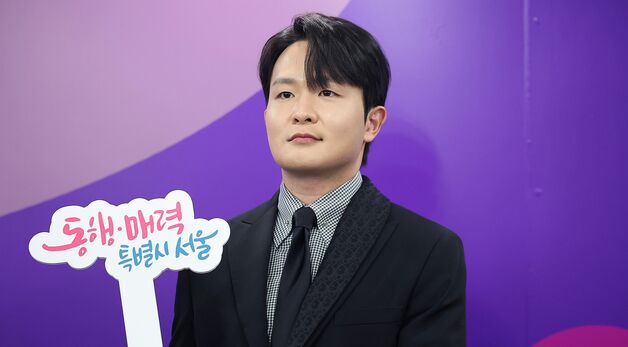포즈 취하는 선우예권