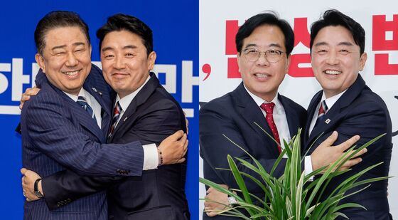 국회 찾은 강훈식 비서실장, 여야 원내대표 만나 '포옹'