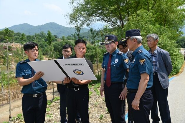 엄성규 강원경찰청장, 철원 찾아 대북 전단 살포 대응 태세 점검