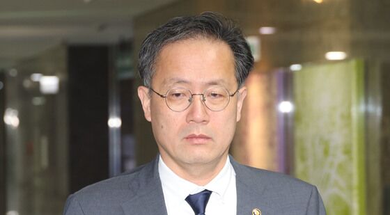 당정대 협의회 참석하는 이형일 차관