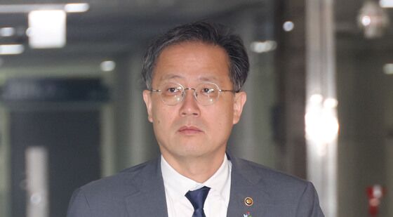 당정대 협의회 참석하는 이형일 차관