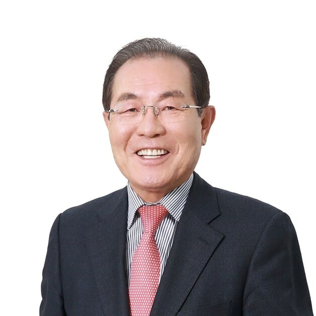 윤동한 콜마그룹 회장, 장남에 주식반환 소송…경영권 분쟁 본격화