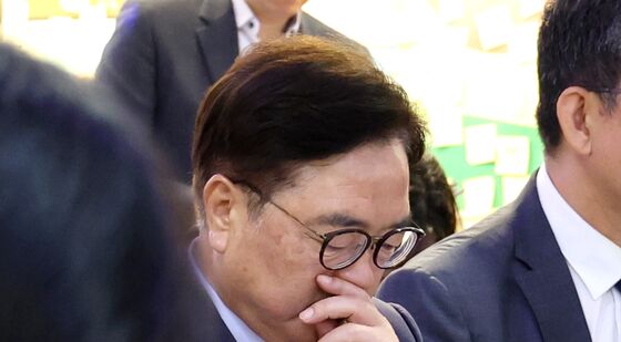 생각에 잠긴 우원식 국회의장