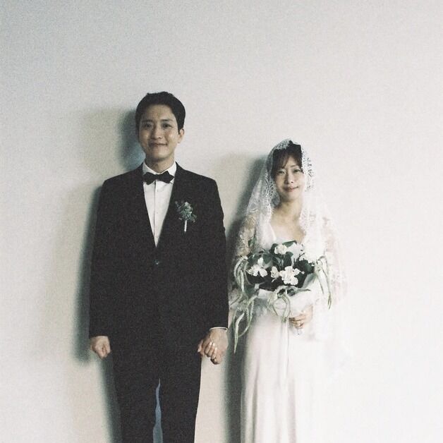 가수 조형우, '무한도전' 막춤 김윤의 작가와 결혼…"늘 우비처럼 지켜줘"