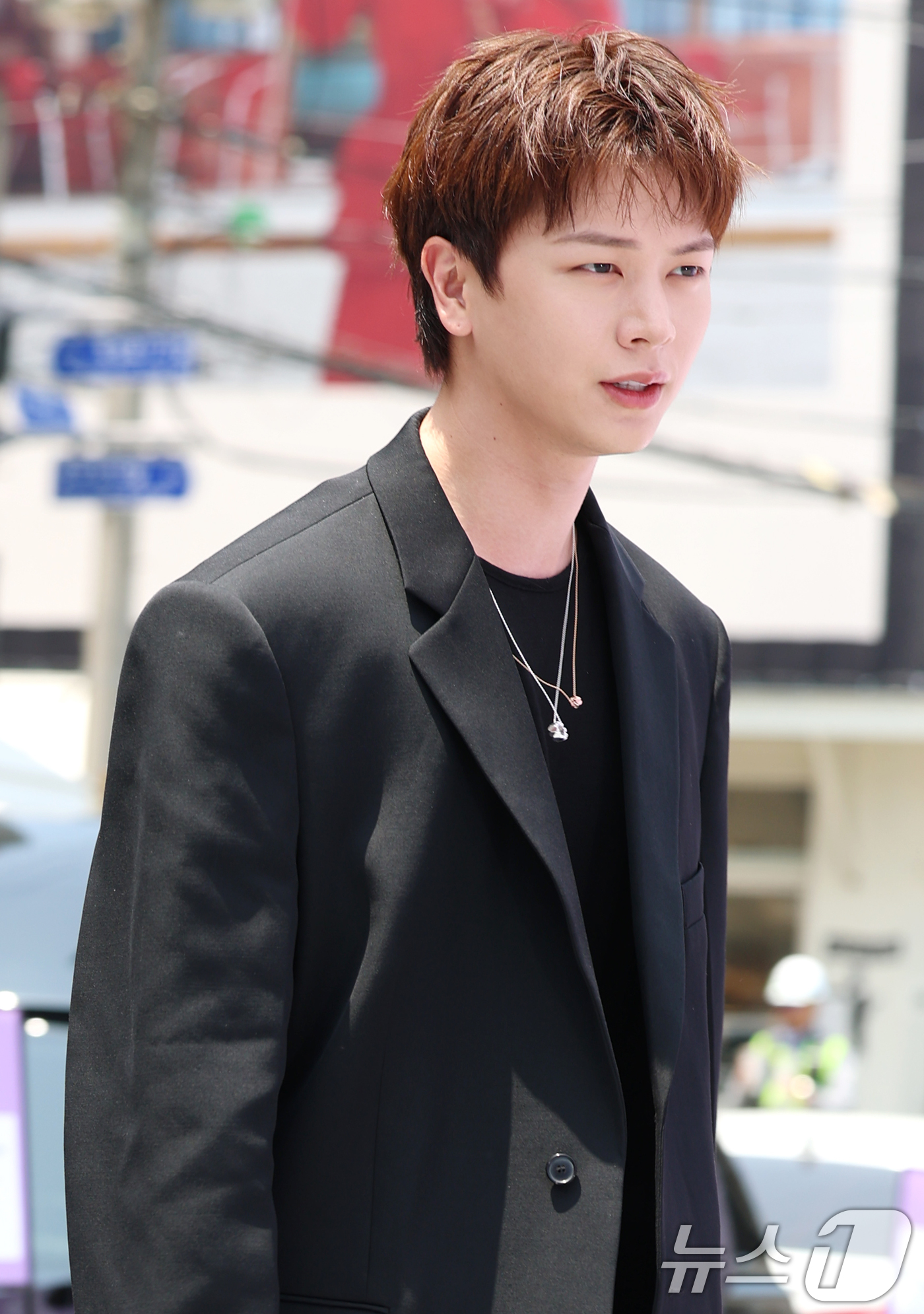 (서울=뉴스1) 권현진 기자 = 비투비 육성재가 18일 서울 성동구 MM성수에서 열린 골든듀 ‘듀이터널스 & 펄시피아’ 팝업행사에 참석하고 있다. 2025.6.18/뉴스1