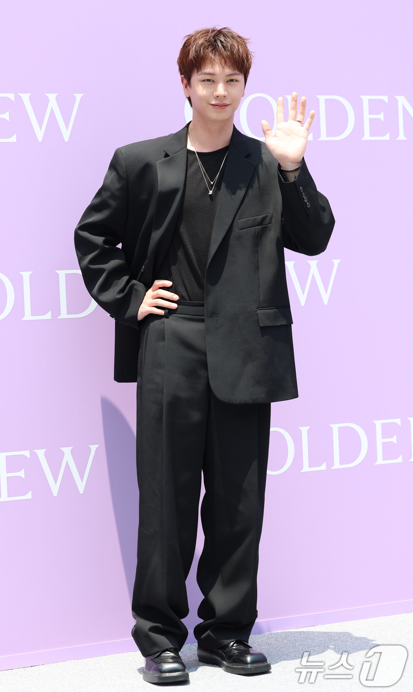 (서울=뉴스1) 권현진 기자 = 비투비 육성재가 18일 서울 성동구 MM성수에서 열린 골든듀 ‘듀이터널스 & 펄시피아’ 팝업행사에 참석해 포즈를 취하고 있다. 2025.6.18/뉴 …