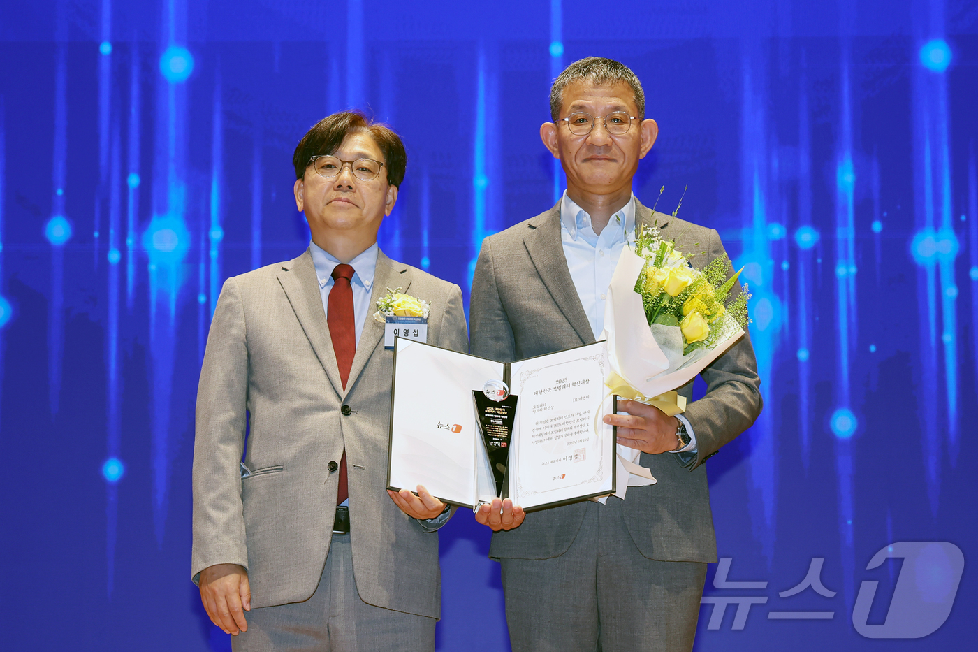 (서울=뉴스1) 민경석 기자 = 이병훈 DL이앤씨 토목인프라개발 담당임원(상무)이 18일 오후 서울 영등포구 여의도 한국거래소에서 열린 '2025 대한민국 모빌리티 혁신대상'에서 …