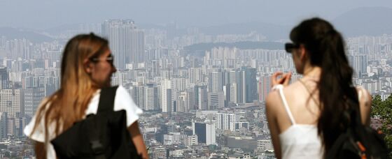 외국인 10명 중 7명은 서울로…하늘길 꾹 닫은 지방공항