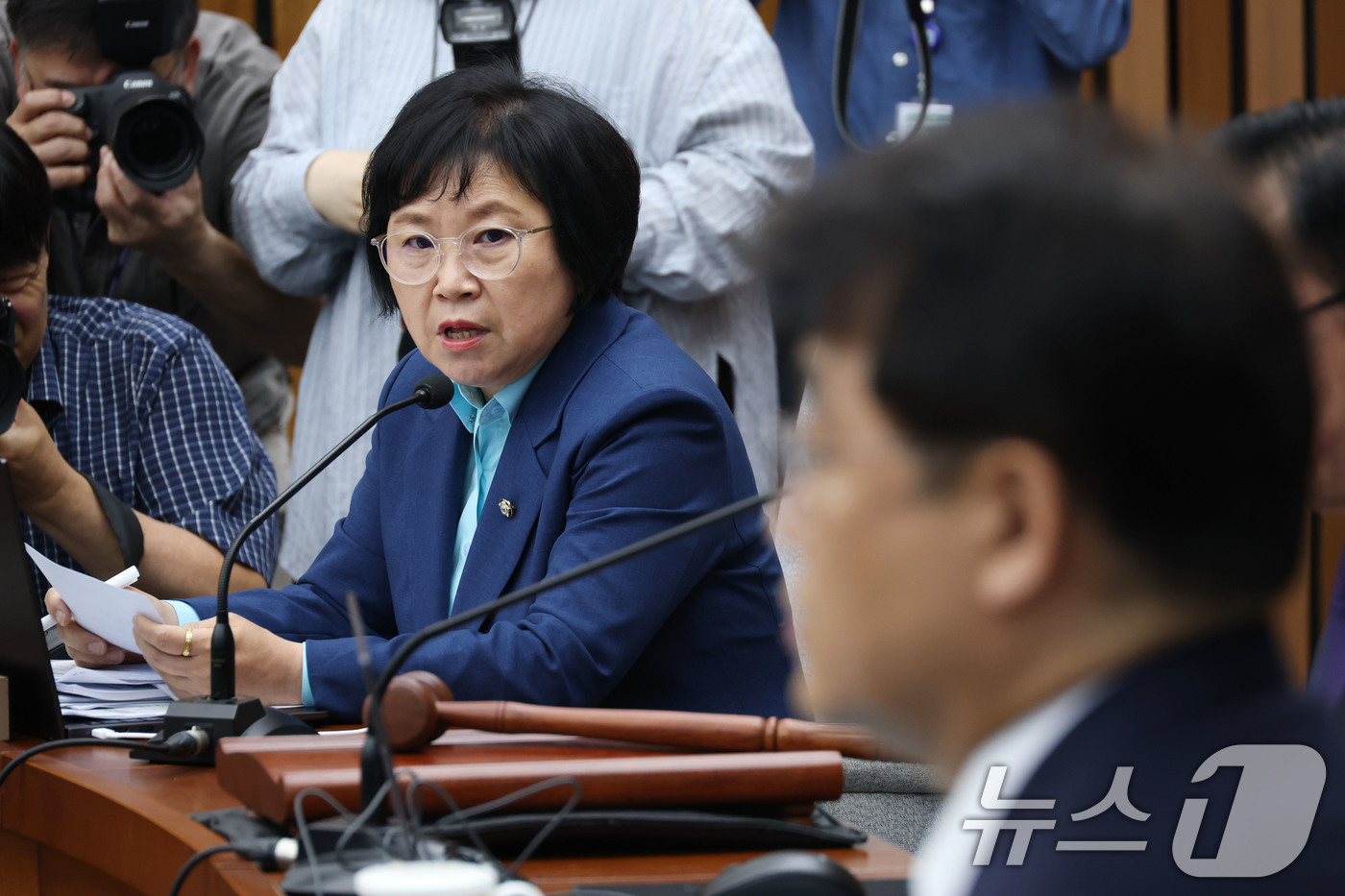 (서울=뉴스1) 이광호 기자 = 18일 오후 서울 여의도 국회에서 열린 국무총리 임명동의에 관한 인사청문특별위원회 전체회의에서 여당 간사인 김현 더불어민주당 의원이 의사진행 발언을 …