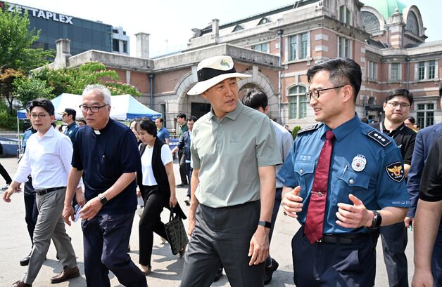 [동정] 오세훈, 서울역 일대 시민 안전 점검…"각별한 관리·감독"