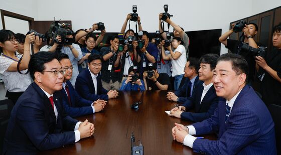 여야 긴급회동 '원 구성 협상 논의'