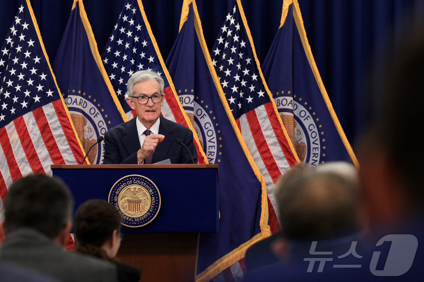 (워싱턴 DC로이터=뉴스1) 신기림 기자 = 제롬 파월 미국 연방준비제도(연준) 의장이 18일(현지시간) 워싱턴 DC에서 금리 정책에 관한 연방공개시장위원회의(FOMC) 성명서 발 …